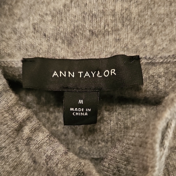 Ann Taylor Wool Blend Funnel Neck Gray Sweater Sz M - Picture 5 of 8